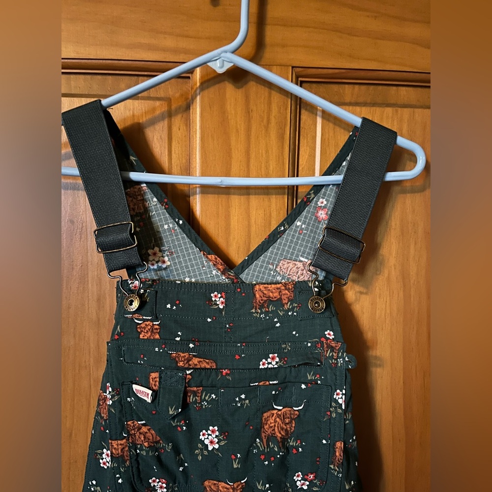 Women’s Duluth Trading Co Heirloom gardening bib overalls Highland Cow sz small - Picture 6 of 11